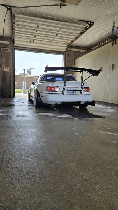 1996 Mazda NA MX-5 Miata - Image 5 of 11
