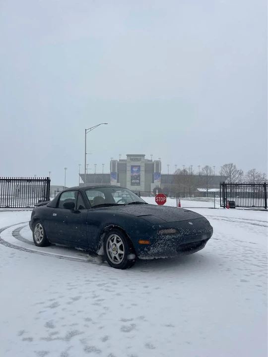 1996 Mazda NA MX-5 Miata - Image 2 of 9