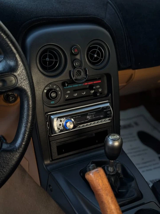 1996 Mazda NA MX-5 Miata - Image 13 of 20