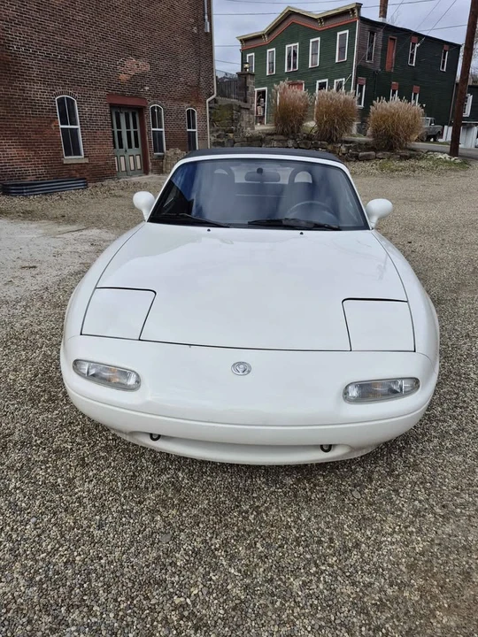 1996 Mazda NA MX-5 Miata - Image 9 of 17