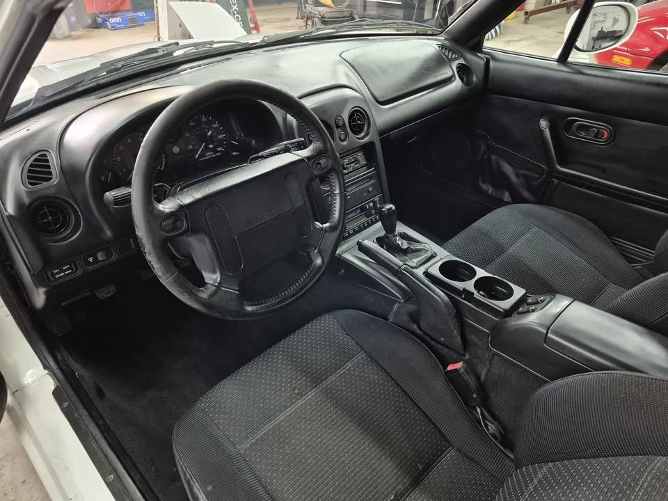 1996 Mazda NA MX-5 Miata - Image 14 of 17