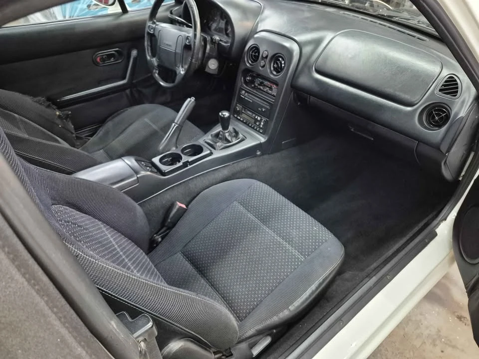 1996 Mazda NA MX-5 Miata - Image 15 of 17