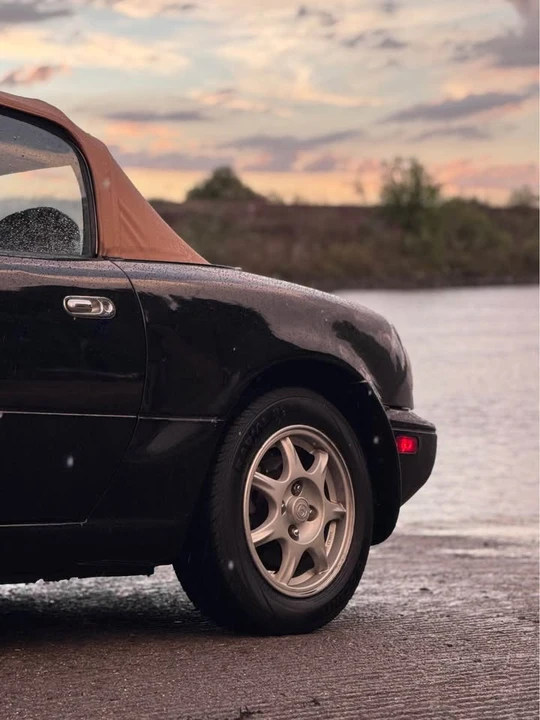 1996 Mazda NA MX-5 Miata - Image 5 of 7