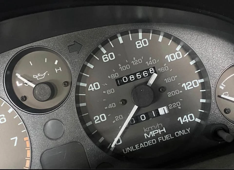 1996 Mazda NA MX-5 Miata - Image 5 of 9