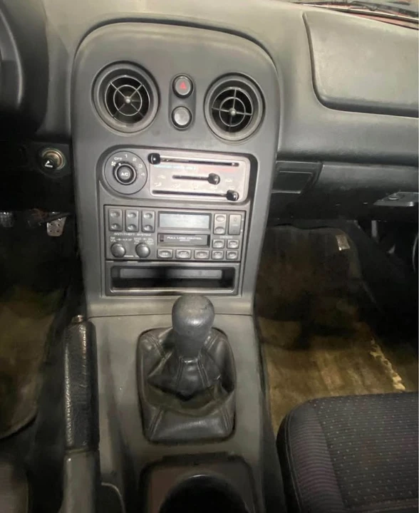 1996 Mazda NA MX-5 Miata - Image 7 of 9