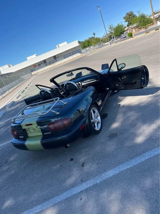 1996 Mazda NA MX-5 Miata - Image 4 of 11