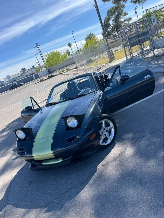 1996 Mazda NA MX-5 Miata - Image 3 of 11