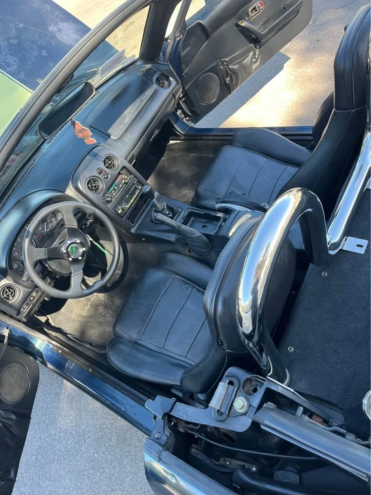 1996 Mazda NA MX-5 Miata - Image 5 of 11
