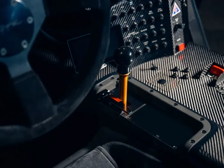 1996 McLaren F1 - Image 29 of 31