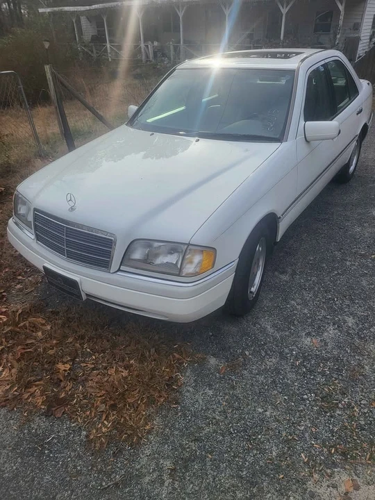 1996 Mercedes-Benz W124 E-Class - Image 2 of 7