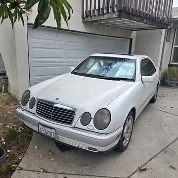 1996 Mercedes-Benz 300 D Sedan 4D