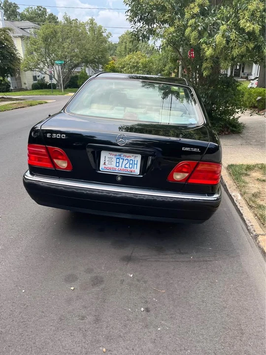 1996 Mercedes-Benz W124 E-Class - Image 2 of 8
