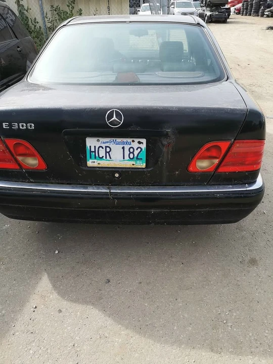 1996 Mercedes-Benz W124 E-Class - Image 3 of 8