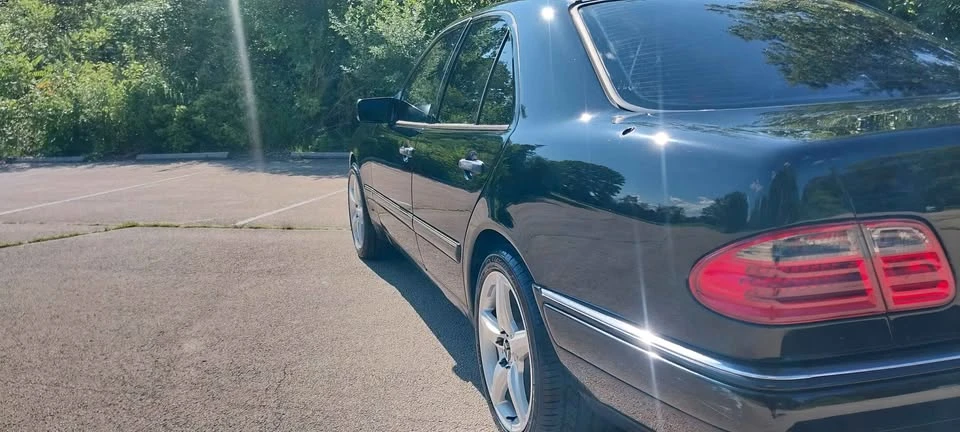 1996 Mercedes-Benz W124 E-Class - Image 3 of 19