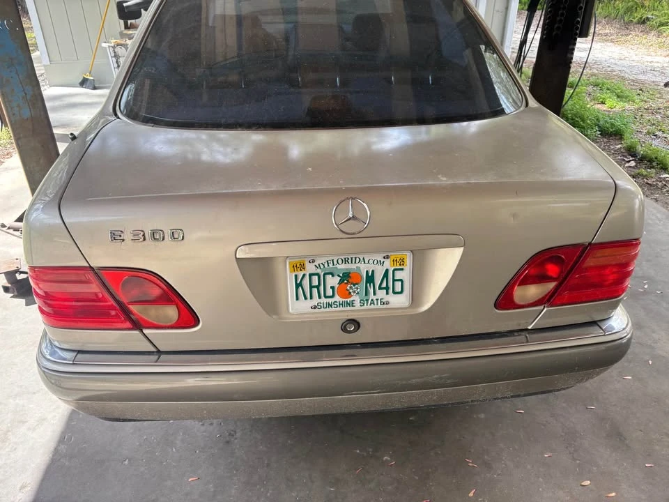 1996 Mercedes-Benz W124 E-Class - Image 5 of 12
