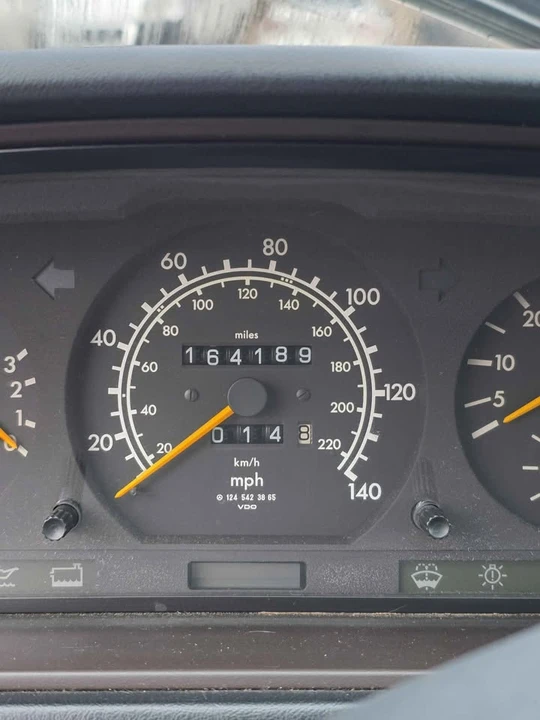 1996 Mercedes-Benz W124 E-Class - Image 5 of 8