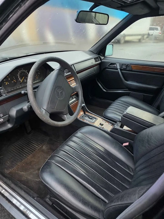 1996 Mercedes-Benz W124 E-Class - Image 4 of 8