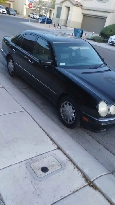 1996 Mercedes-Benz W124 E-Class - Image 2 of 6