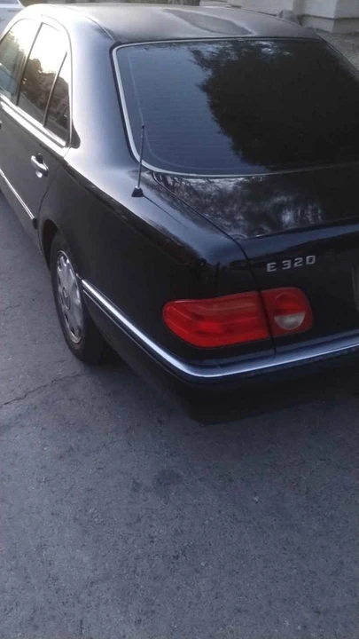 1996 Mercedes-Benz W124 E-Class - Image 6 of 6