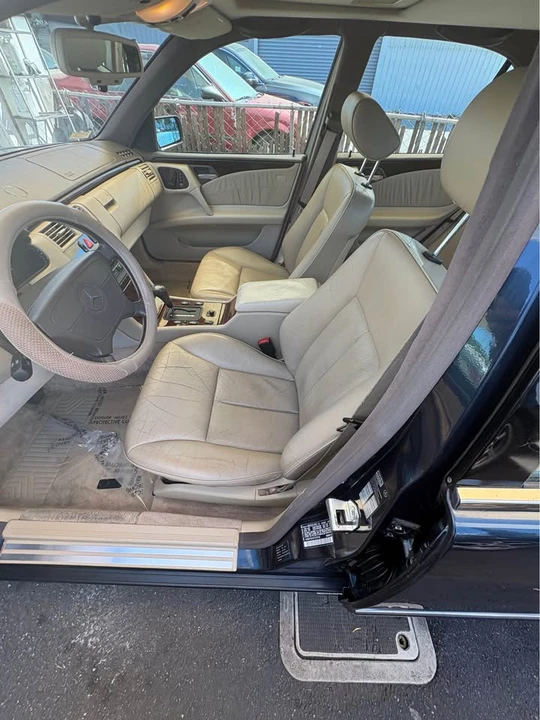 1996 Mercedes-Benz W124 E-Class - Image 9 of 13