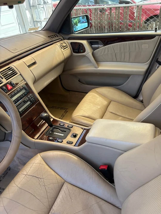 1996 Mercedes-Benz W124 E-Class - Image 10 of 13
