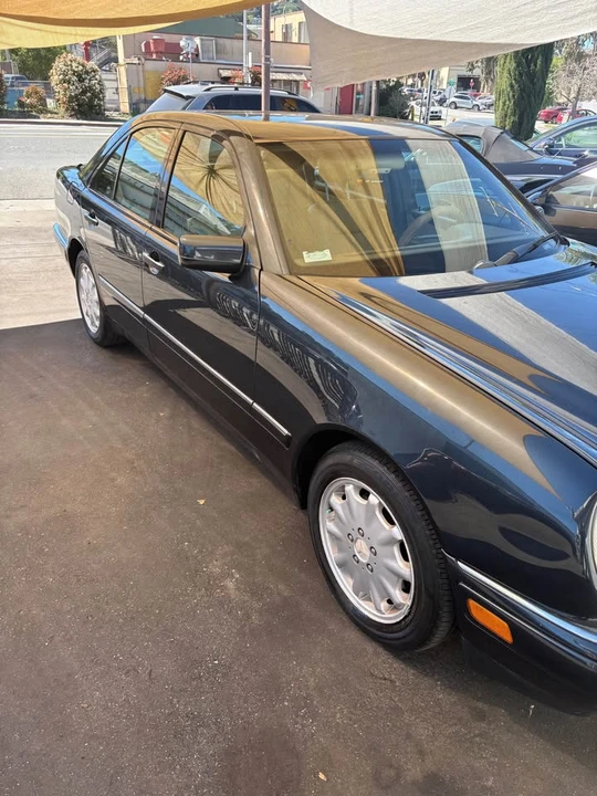 1996 Mercedes-Benz W124 E-Class - Image 3 of 13