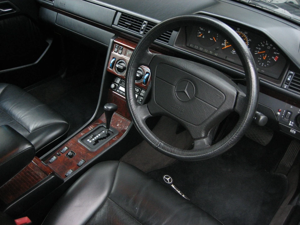 1996 Mercedes-Benz W124 E-Class - Image 3 of 4