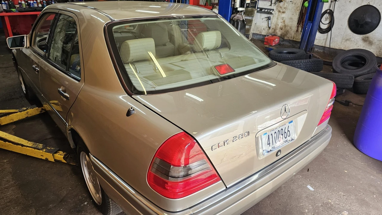 1996 Mercedes-Benz W202 C-Class - Image 23 of 31