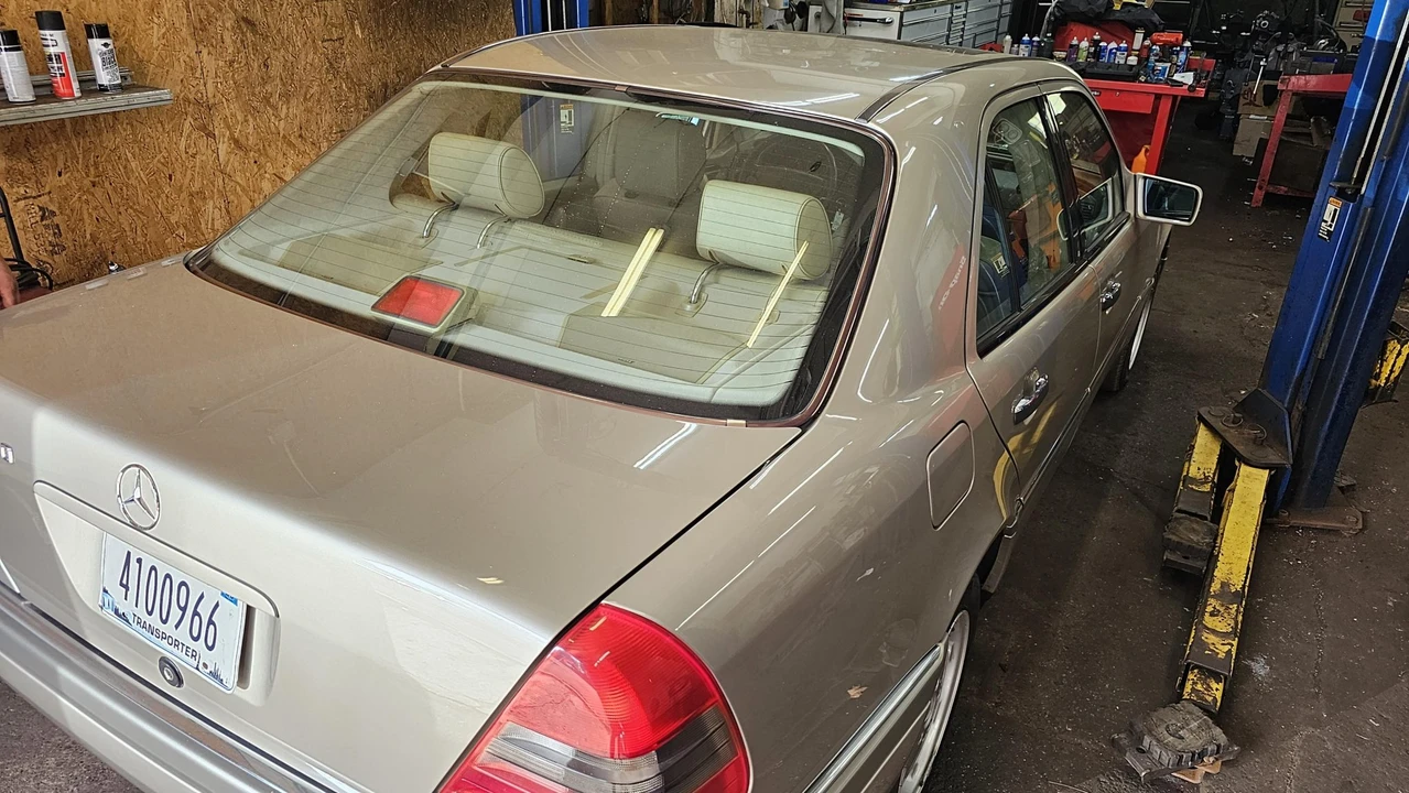 1996 Mercedes-Benz W202 C-Class - Image 24 of 31