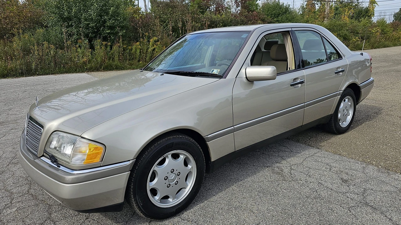1996 Mercedes-Benz W202 C-Class - Image 2 of 31