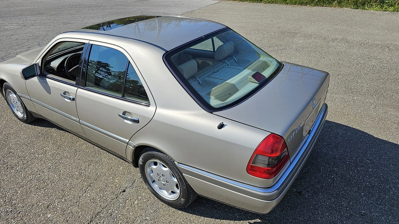 1996 Mercedes-Benz W202 C-Class - Image 10 of 31