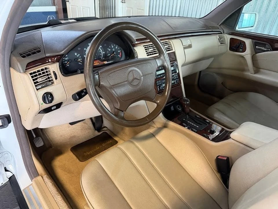 1996 Mercedes-Benz W210 E-Class - Image 9 of 19
