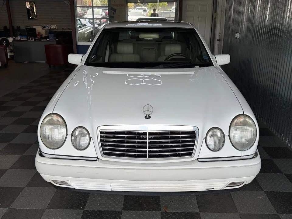 1996 Mercedes-Benz W210 E-Class - Image 4 of 19
