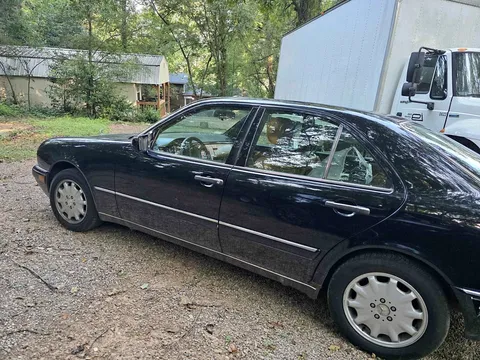 1996 Mercedes-Benz E-Class E 320 4MATIC Sedan 4D