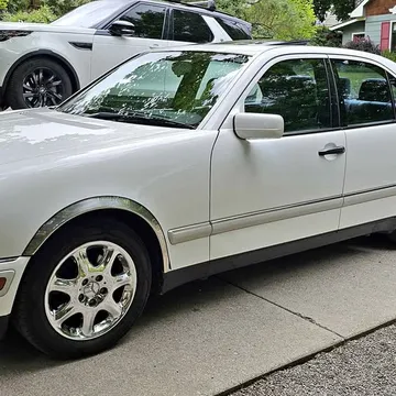 1996 Mercedes-Benz E-Class E 320 Sedan 4D