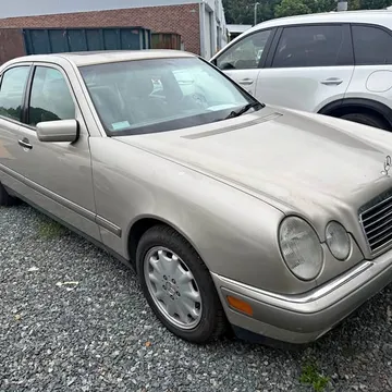1996 Mercedes-Benz E320 Sedan
