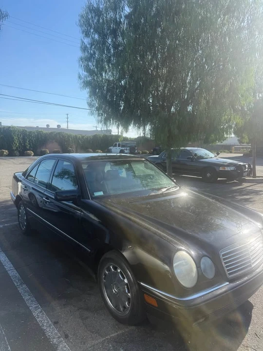 1996 Mercedes-Benz W124 E-Class - Image 2 of 8