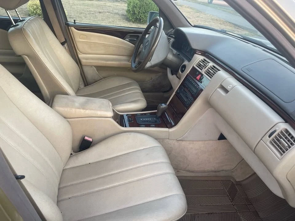 1996 Mercedes-Benz W124 E-Class - Image 13 of 14