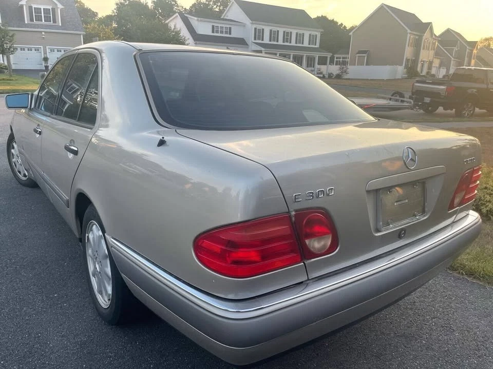 1996 Mercedes-Benz W124 E-Class - Image 11 of 14