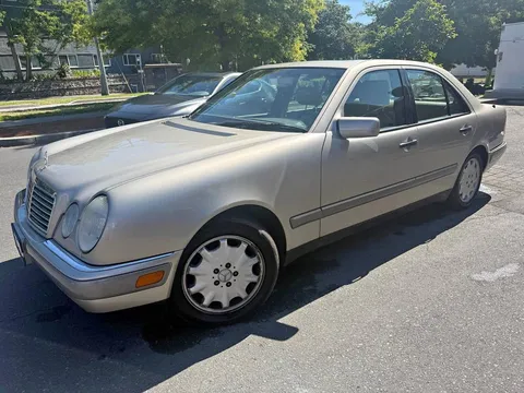 1996 Mercedes-Benz E320