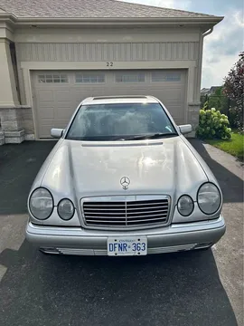 1996 Mercedes-Benz E320