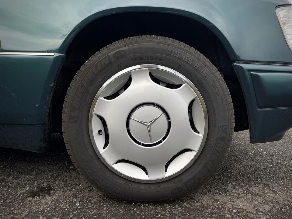 1996 Mercedes-Benz W124 E-Class - Image 25 of 30