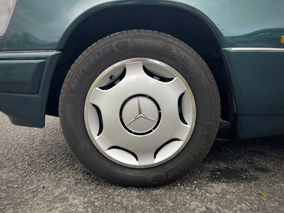 1996 Mercedes-Benz W124 E-Class - Image 28 of 30