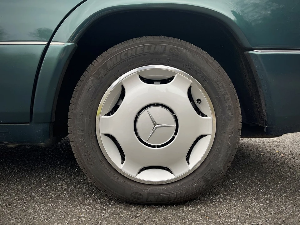 1996 Mercedes-Benz W124 E-Class - Image 27 of 30