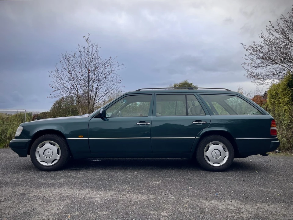 1996 Mercedes-Benz W124 E-Class - Image 3 of 30