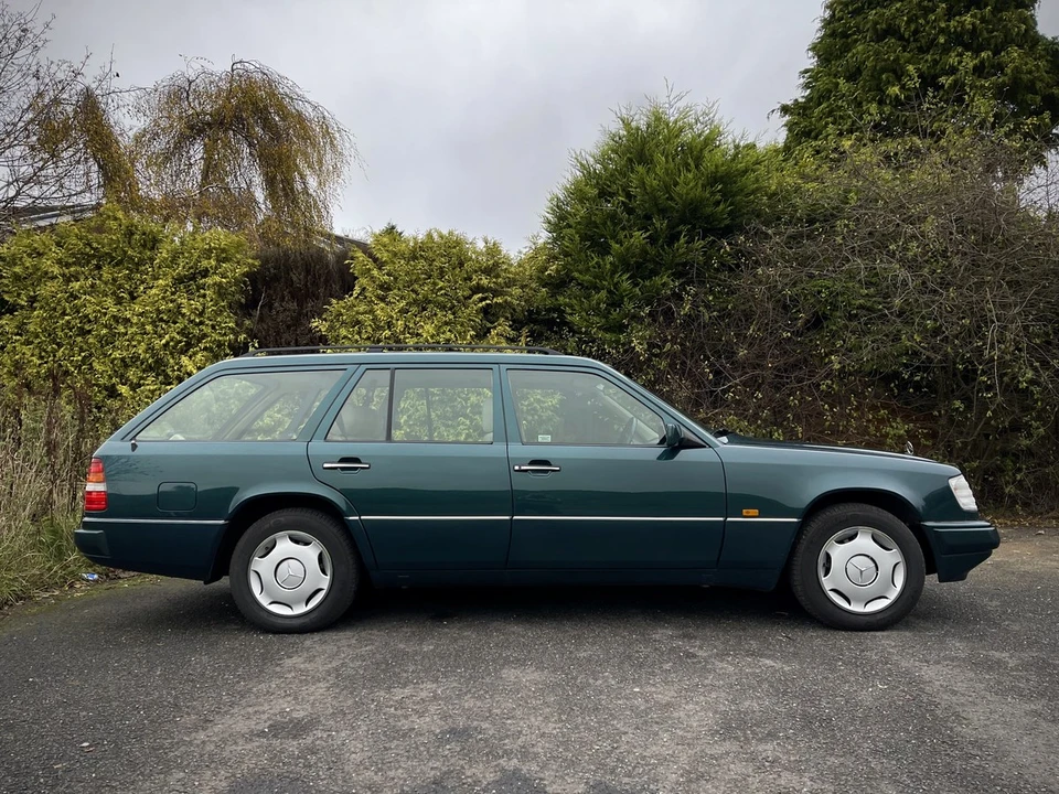1996 Mercedes-Benz W124 E-Class - Image 2 of 30