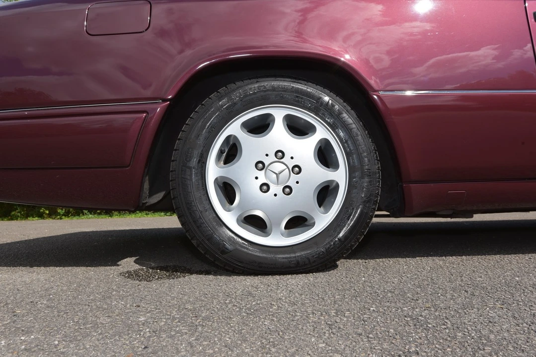 1996 Mercedes-Benz W124 E-Class - Image 25 of 30