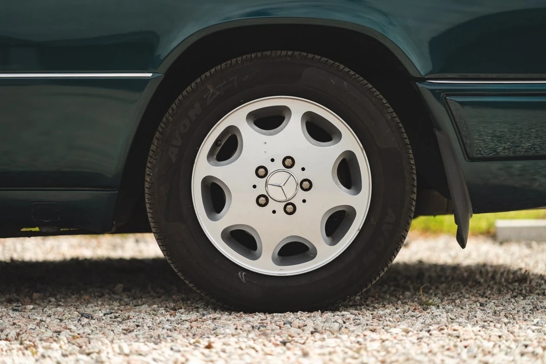 1996 Mercedes-Benz W124 E-Class - Image 16 of 30