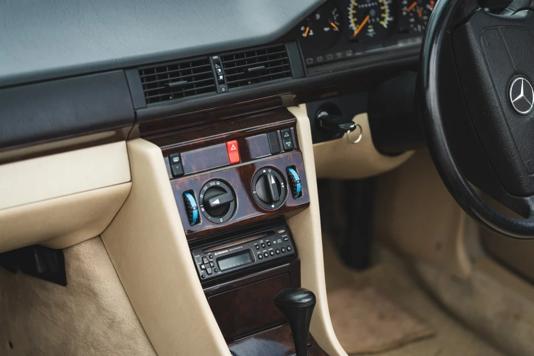 1996 Mercedes-Benz W124 E-Class - Image 21 of 30