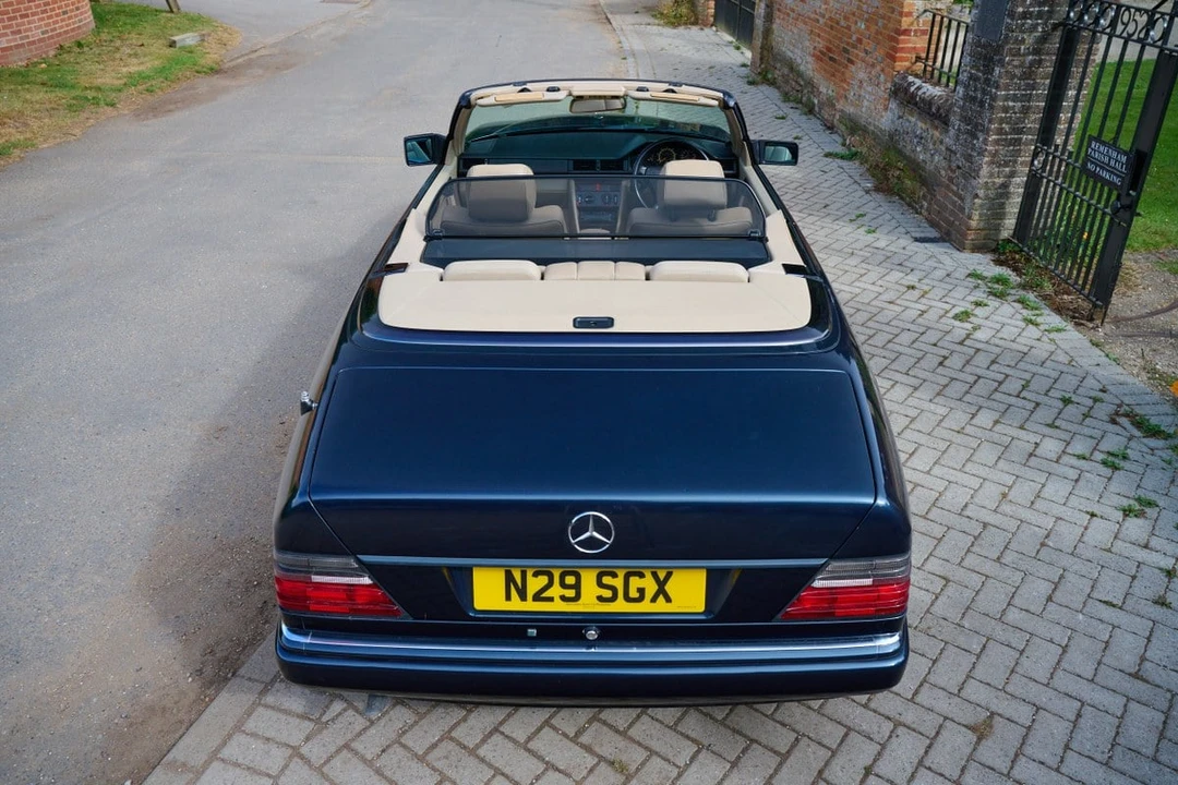 1996 Mercedes-Benz W124 E-Class - Image 11 of 30